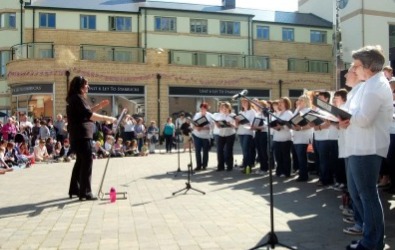 A fun, social, pop-up choir for pubs, cafes and bars